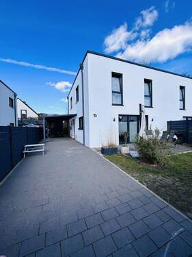 Bild 1 - Moderne Doppelhaushälfte in Isernhagen FB