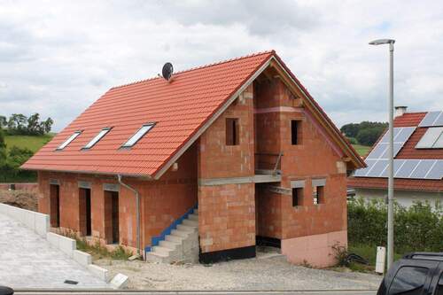 Hausansicht - 6 Zimmer Einfamilienhaus zum Kaufen in Eltmann