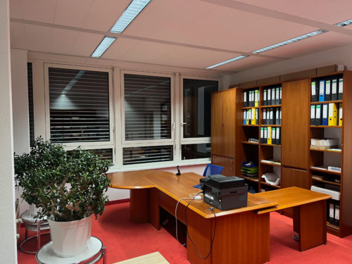 Büro 36 qm möbliert - Untermieter für einzelne BürozimmerBüroräume gesucht (möbliert und nicht möbliert)