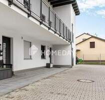 Modernes 3-Zi.-Wohnen mit EBK, Garten, Terrasse, Garage, Stellplatz & separatem Eingang - bezugsfrei - Wallersdorf