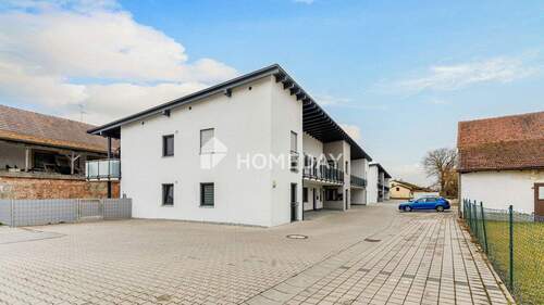 Außenansicht 1 - Etagenwohnung mit 74,60 m&sup2; in Wallersdorf zum Kaufen