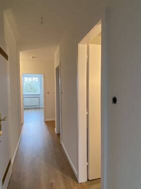 Flur - 4 Zimmer Etagenwohnung in Reinbek