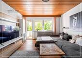 Wohn-/Esszimmer - Renovierte 3-Zimmer-Wohnung mit Garage, Balkon und Heuchelberg-Blick in guter Lage