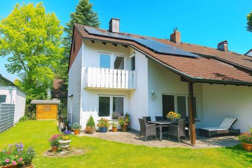Gartenansicht - **Ein Paradies für die ganze Familie ** Attraktives REH mit EBK, Garten u. Garage in Neufahrn (S1)