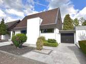 Straßenansicht - Architektenhaus der 70er Jahre mit Traumgrundstück in top Lage von Herrenshoff!