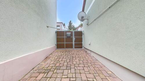 Zufahrt - Einfamilienhaus mit 87,00 m² in Gommern zum Kaufen
