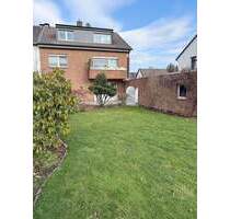 Mehrfamilienhaus mit vielfältigem Potenzial und Blick auf den Greisbachsee. - Monheim am Rhein Baumberg
