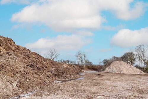 Bauschuttplatz - Grundstück in Detern