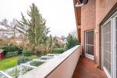 Balkon - Einfamilienhaus mit 240,00 m² in Berlin zum Kaufen
