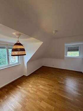 Dachgeschosswohnung Zimmer - 