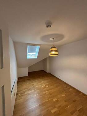 Dachgeschosszimmer - 2 Zimmer Etagenwohnung in Lörrach