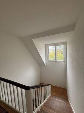Hausflur mit Fenster - 
