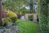 Weg in den hinteren Garten - 