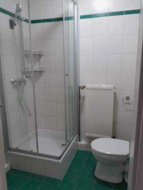 Badezimmer - Etagenwohnung mit 110,00 m² in Hof zur Miete