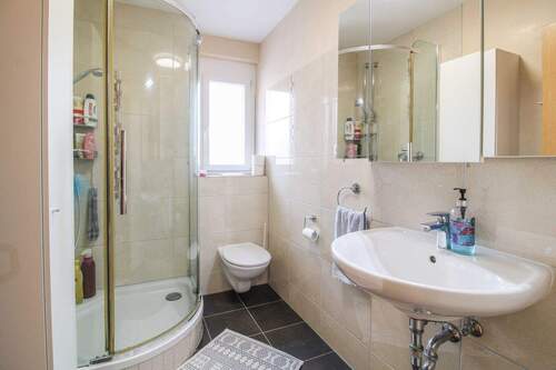 Badezimmer II, 2.OG - 