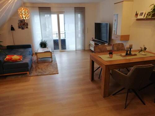 1.OG rechts - Wohn-Essbereich Bild 1 - 3 Zimmer Etagenwohnung zur Miete in Nürnberg