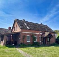 Kleine Resthofstelle mit Scheune und Schweinestall - Lemgow Schletau