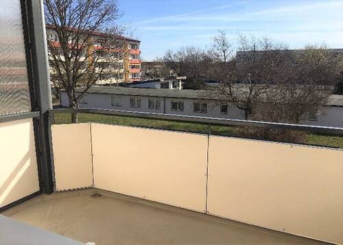 Blick vom Balkon - 2-Raum-Wohnung mit Balkon - 257,00&nbsp;EUR Kaltmiete, ca.&nbsp; 45,40&nbsp;m&sup2;&nbsp;Wohnfl&auml;che