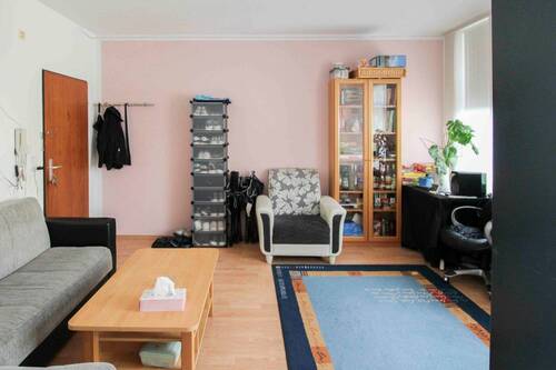 Wohnzimmer(1) - 2 Zimmer Etagenwohnung zum Kaufen in Aachen