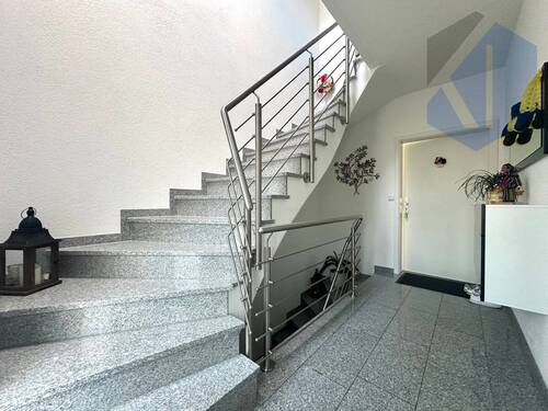 Treppenhaus EG Wohnung - 