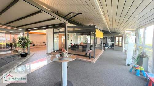 Gewerbehalle - AN DER A8 ! GEWERBEBETRIEB AUF 2800 M² GRUNDSTÜCK!