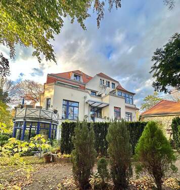 Haus Vorderansicht - 3 Zimmer Etagenwohnung zum Kaufen in Dresden