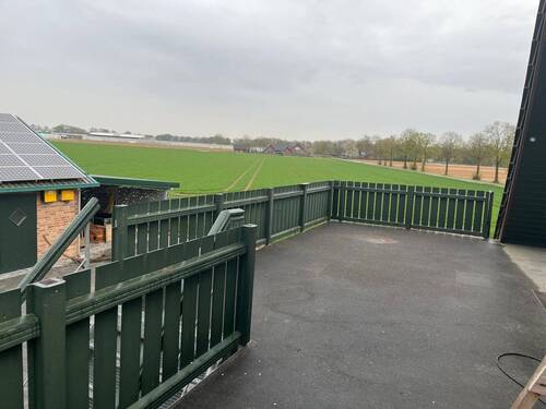 Dachterrasse - Großzügige 4-Zimmer-Obergeschosswohnung in ruhiger, ländlicher Lage