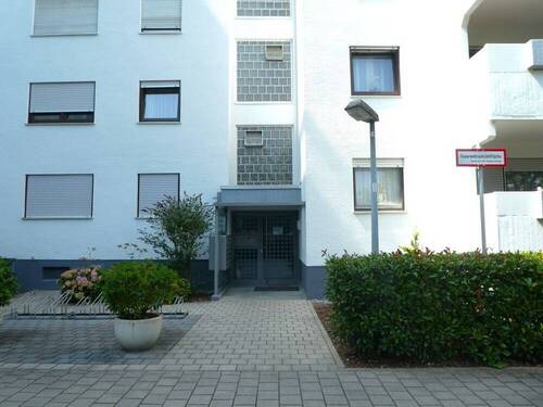 Hauseingang - 2 Zimmer Etagenwohnung in Bietigheim-Bissingen