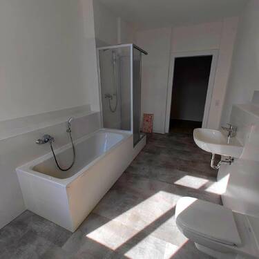 Wohnung 2.OG links - Bad 02 - 