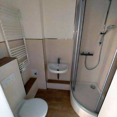 Wohnung 2.OG rechts - Bad - 