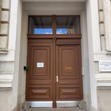 Hauseingangstür - 1 Zimmer Mehrfamilienhaus, Wohnhaus zum Kaufen in Görlitz