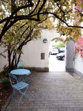 Innenhof[1].jpg - Etagenwohnung mit 165,00 m² in Würzburg zur Miete