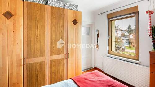 1. OG Schlafzimmer 2 - 