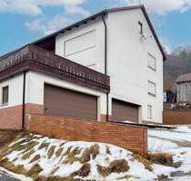 Platz für Generationen: Großzügiges Zweifamilienhaus mit Dachterrasse, Balkon & Ausbaureserve - Königstein