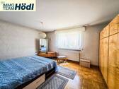  Schlafzimmer Wohnung OG - 
