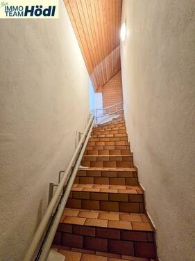 Treppe zur Garage - 