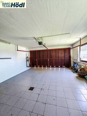  große Garage - 
