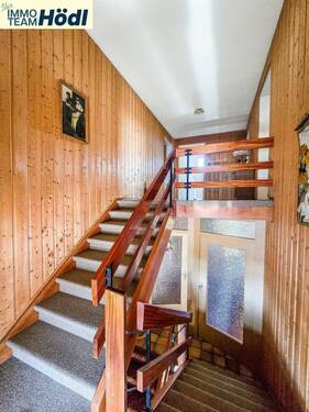  Treppe ins DG - 