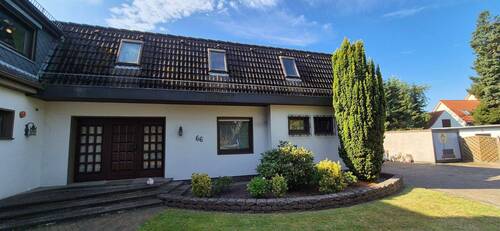 Hausansicht_vorne - 3 Zimmer Mehrfamilienhaus, Wohnhaus in Ottersberg