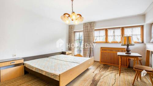 1. OG Elternschlafzimmer 1 - 
