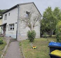 Kleines gemütliches teilsaniertes Reihenendhaus mit schönem Garten in ruhiger Lage - Völklingen / Heidstock
