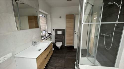 Peter Dondorf Immobilien OG Badezimmer-2 - 