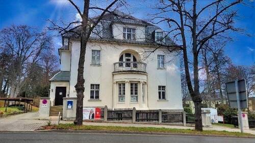 Straßenansicht - Denkmalgeschütztes Schmuckstück!