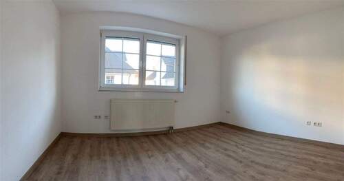 Zimmer 2 - 3 Zimmer Etagenwohnung in Delmenhorst