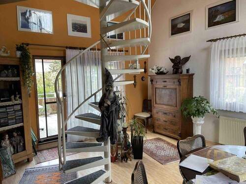 OG Wohnen - 9 Zimmer Mehrfamilienhaus, Wohnhaus in Waiblingen