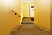 Treppenhaus - 3 Zimmer Etagenwohnung zur Miete in Dresden