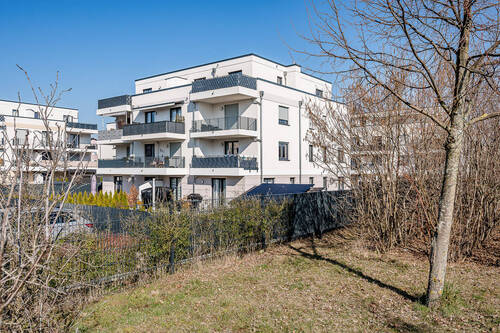 Hausansicht - Neuwertige 3-Zimmer-Wohnung nahe des BER