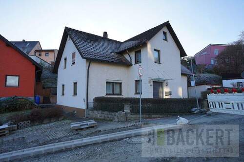 Ansicht - 8 Zimmer Mehrfamilienhaus, Wohnhaus zum Kaufen in Untersteinach