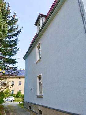 Hausfassade mit Fensterreihe - 