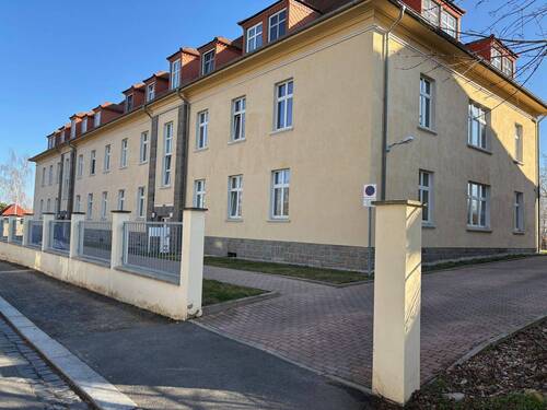 Hausansicht - * 3-RWE * ruhige Seitenstraße * PKW-Stellplatz möglich *